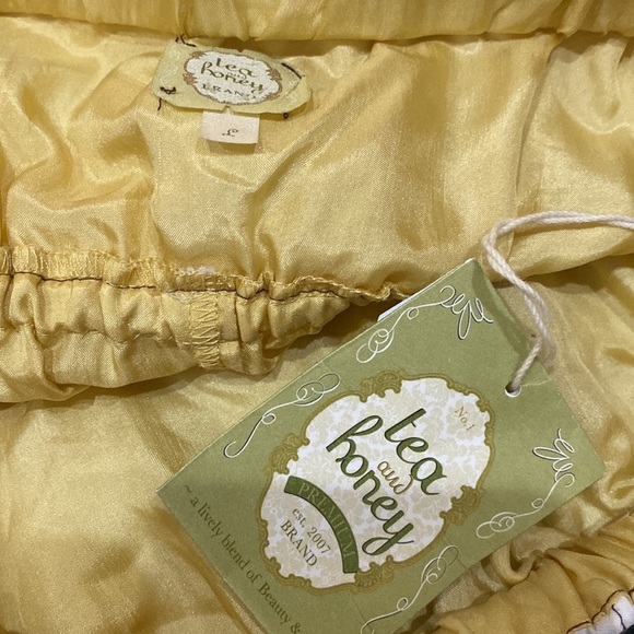 Elegant Strapless Cream Dress - Picture 14 of 15